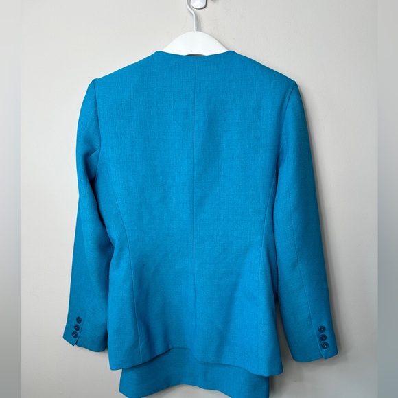 Vintage Azure Blue 2pc Blazer & Skirt Suit Size 6 - Picture 8 of 13